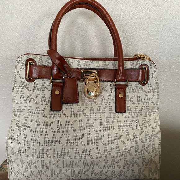 Michael Kors SIGNATURE HAMILTON SAFFIANO SATCHEL SIZE- L - Picture 8 of 15